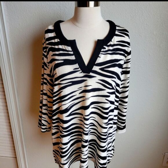 NWT Chicos Travelers Zebra Top - Picture 5 of 7